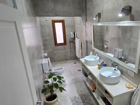 HERMOSA CASA EN VENTA, EN  RECONQUISTA , SANTA FE