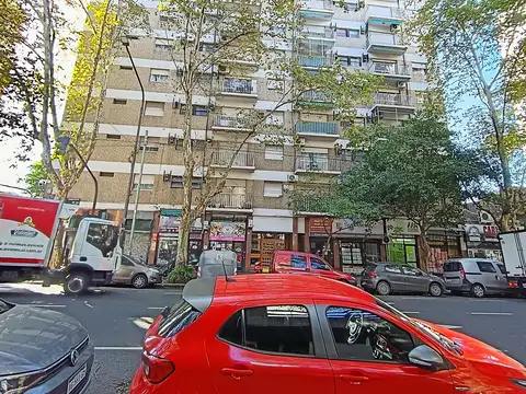 EXCELENTE DEPARTAMENTO DE 2 AMBIENTES CON BALCON