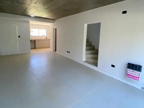 Depto Tipo Casa en Venta con 1 cocheras