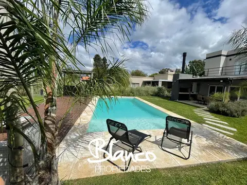 Casa 3 ambientes con 2 baños