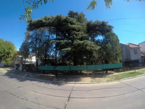 Terreno / Lote en venta de 722m2 con casa de 2 dormitorios Los Polvorines