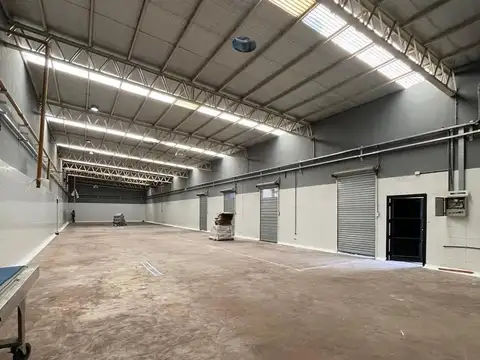 Impecable galpón en Burzaco ideal rubro alimenticio