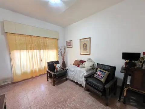 VENTA PH TIPO CASA 3 AMB CON PATIO Y COCHERA QUILMES