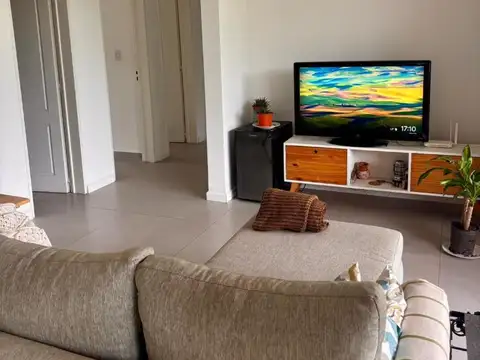 Casa en Alquiler en Pilar del Este - San Ramón, USD 1.300