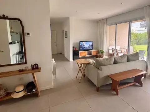 Casa En Alquiler En San Ramon - Pilar Del Este