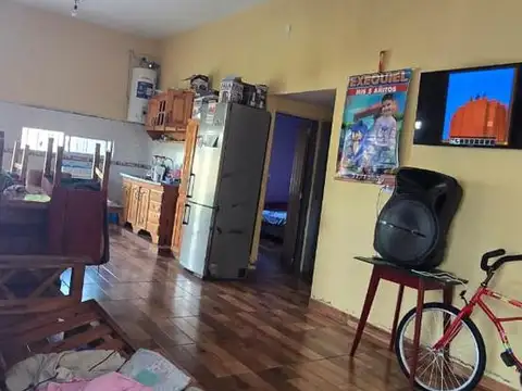 Casa 3 ambientes con 1 baño