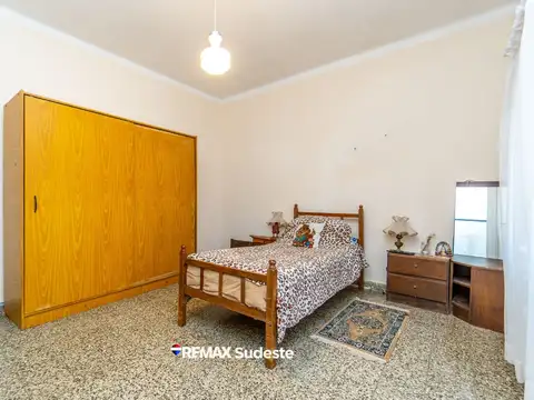 Venta casa y salón , Azara 1490 Bª Bella Vista