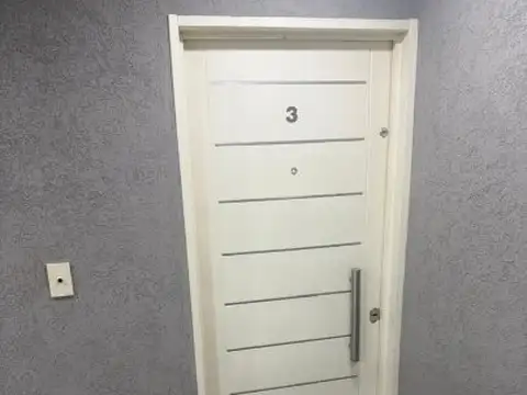 Monoambiente contrafrente en alquiler - Rivadavia, Ituzaingó