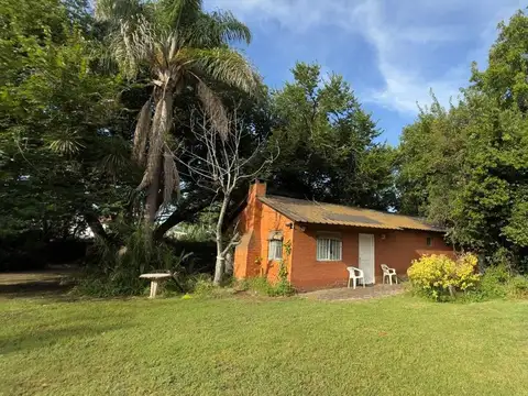 CASA QUINTA CON PILETA EN VENTA EN TERRENO 1865M2