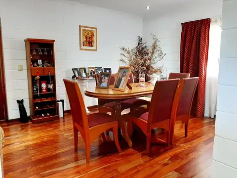 Casa 4 ambientes con 3 baños