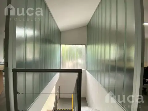 Galpón con oficinas actual Astillero en el bajo de San Isidro en venta