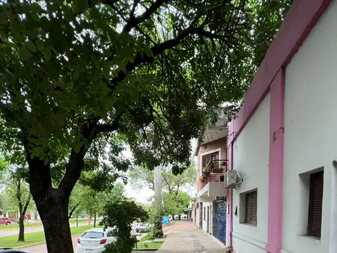 Av. Hernandarias 40
