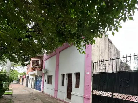 Inmueble sobre Av Hernandarias a metros de Av 25 de Mayo!