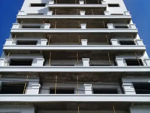 Depto 3 amb. 5to. piso al frente. Berazategui.