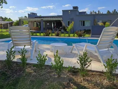 Venta Casa Moderna 4 amb en Barrio Parque Sakura III, Exaltación de la Cruz