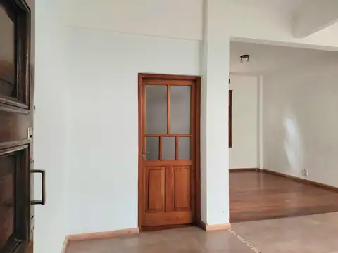 Hipólito Yrigoyen 400