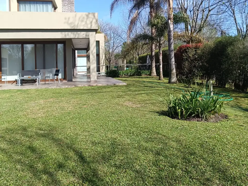 Casa en venta en Abril con fondo al espacio verde  - Foto 33