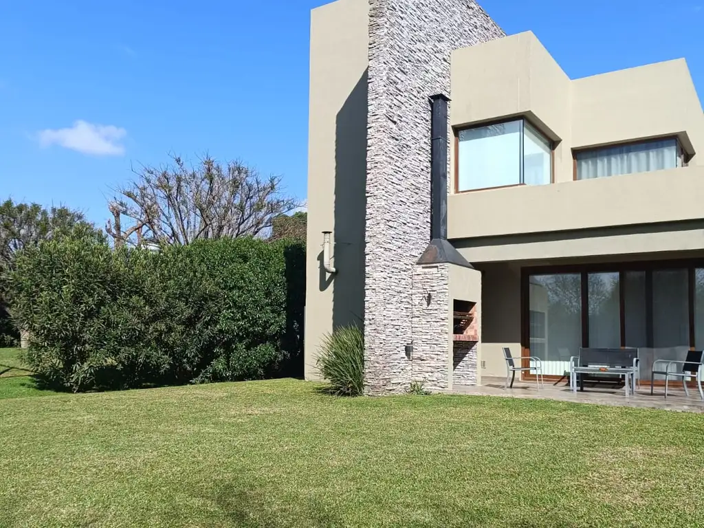 Casa en venta en Abril con fondo al espacio verde  - Foto 32