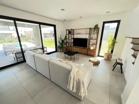 Casa en Alquiler 1 año