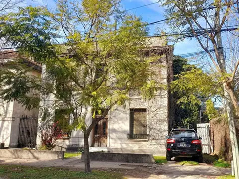 Hipólito Yrigoyen  al 2500