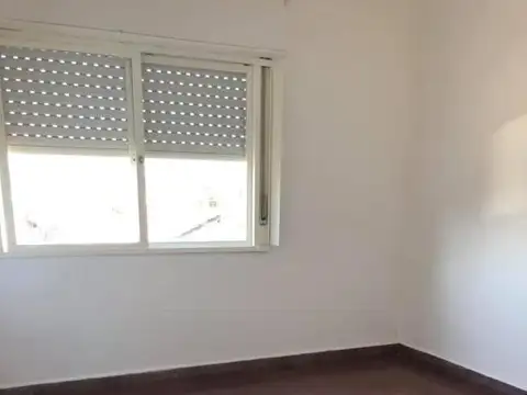 Departamento en Venta en Villa Elvira, USD 55.000