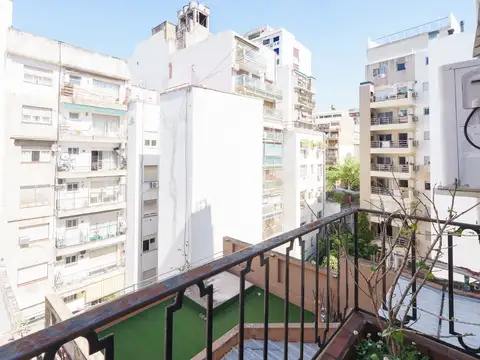 Departamento en Recoleta   de 3 ambientes y dependencias todo luz y sol apto profesional