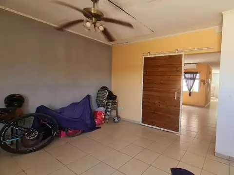 Casa 5 ambientes con 1 baño