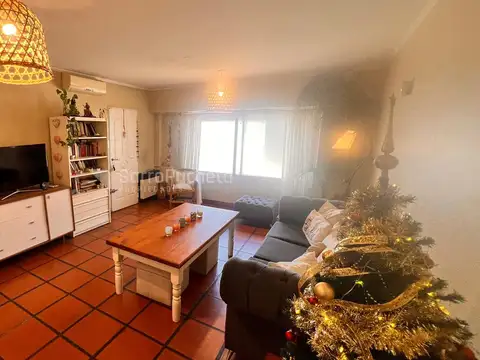 Depto Tipo Casa en Venta con 1 cocheras
