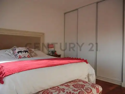 Imponentes Vistas. Compuesto de Living Comedor, Cocina con Entrada Independiente, dos habitaciones