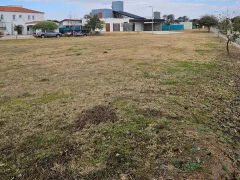 VENTA LOTE 7 SOLES 1700M2 HEREDADES FONDO NORTE
