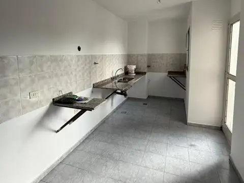 Departamento en Alquiler en Monte Grande, $ 900.000