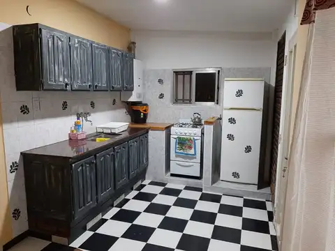 Casa 3 ambientes con 1 baño