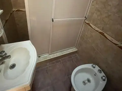 Casa en Alquiler con 1 cochera