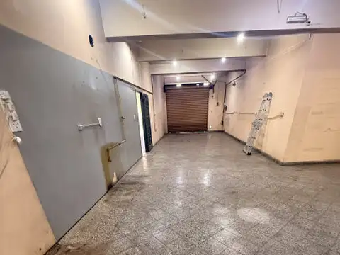 Local de 298 m² en Alquiler en Villa Luzuriaga