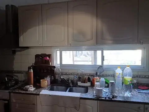 CASA EN VENTA- VARELA 1954