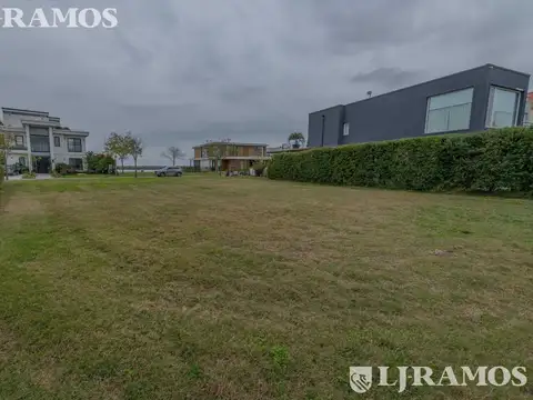 Terreno en Venta 24  mts Frente
