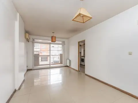 Departamento Venta 4 ambientes con Patio y cochera