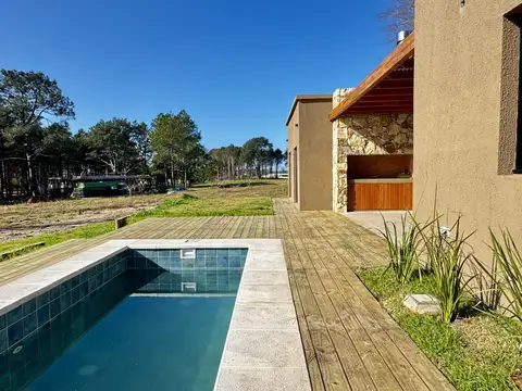 Avenida Al Paso de la Cadena y Aparicio Saravia