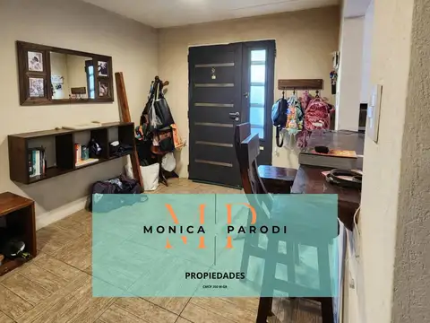 Casa 4 ambientes con 2 baños