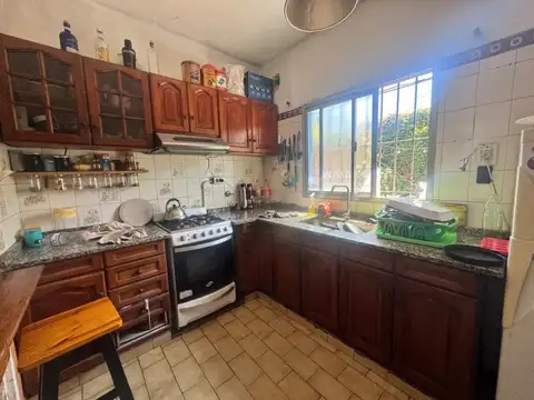Casa 4 ambientes con 1 baño