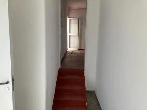 Departamento 2 ambientes al frente con patio