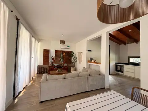 Casa en Venta con 5 cocheras