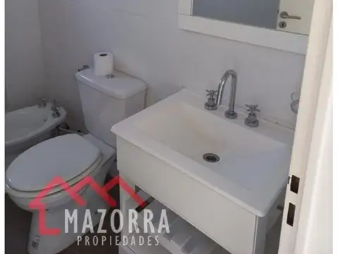 Departamento en ALQUILER con cochera - Caseros Centro