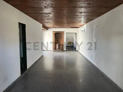 Casa 4 ambientes con 1 baño