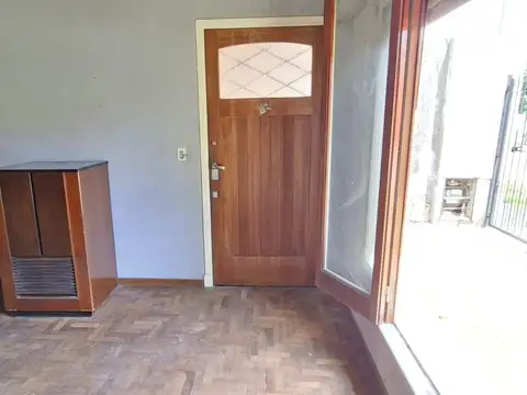 Casa 3 ambientes con 1 baño