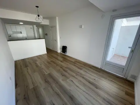 En venta departamento ! dormitorio con patio - 1 de mayo al 1100