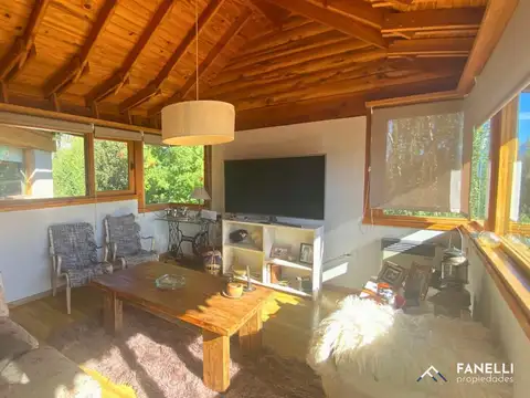 Casa 4 ambientes con 2 baños