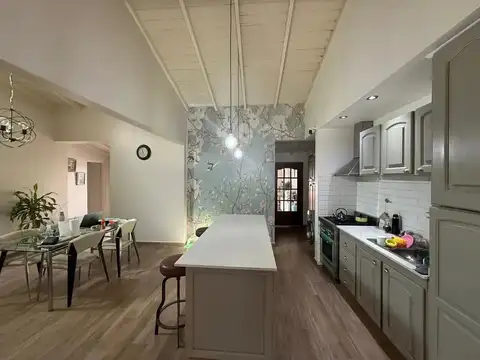 Casa 3 ambientes con 2 baños