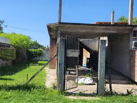 VENTA DE TERRENO CON MEJORAS EN TEMPERLEY