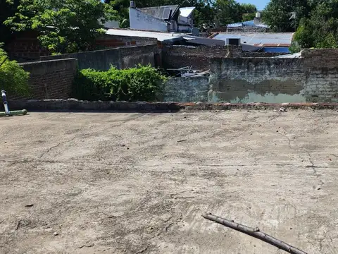 VENTA DE TERRENO CON MEJORAS EN TEMPERLEY
